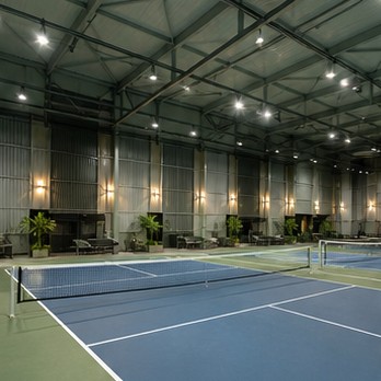 Sân pickleball trong nhà