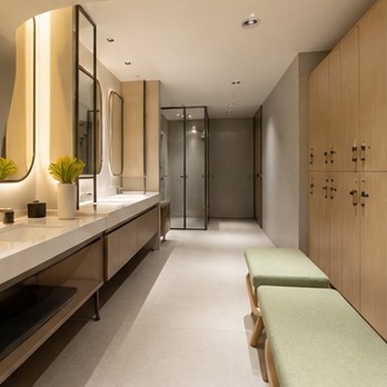 Nhóm vận động trong studio