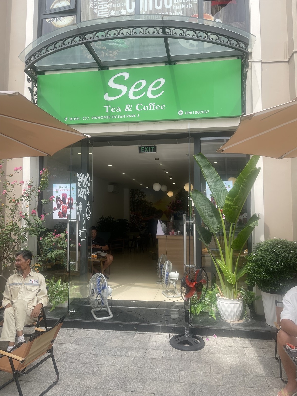 See Chill Tea & Coffee