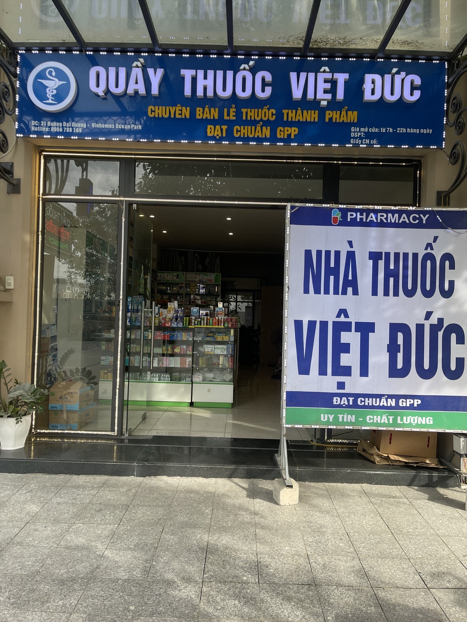 Quầy thuốc Việt Đức