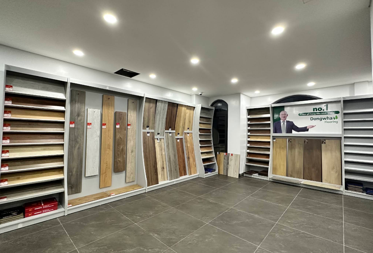 SHOWROOM TOTO LONG BIÊN