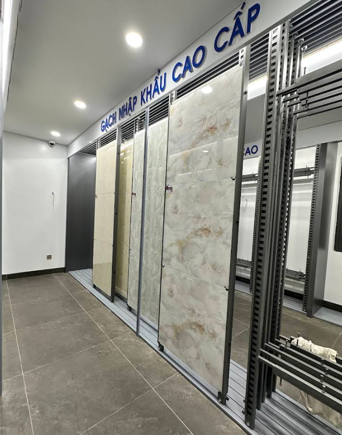 SHOWROOM TOTO LONG BIÊN