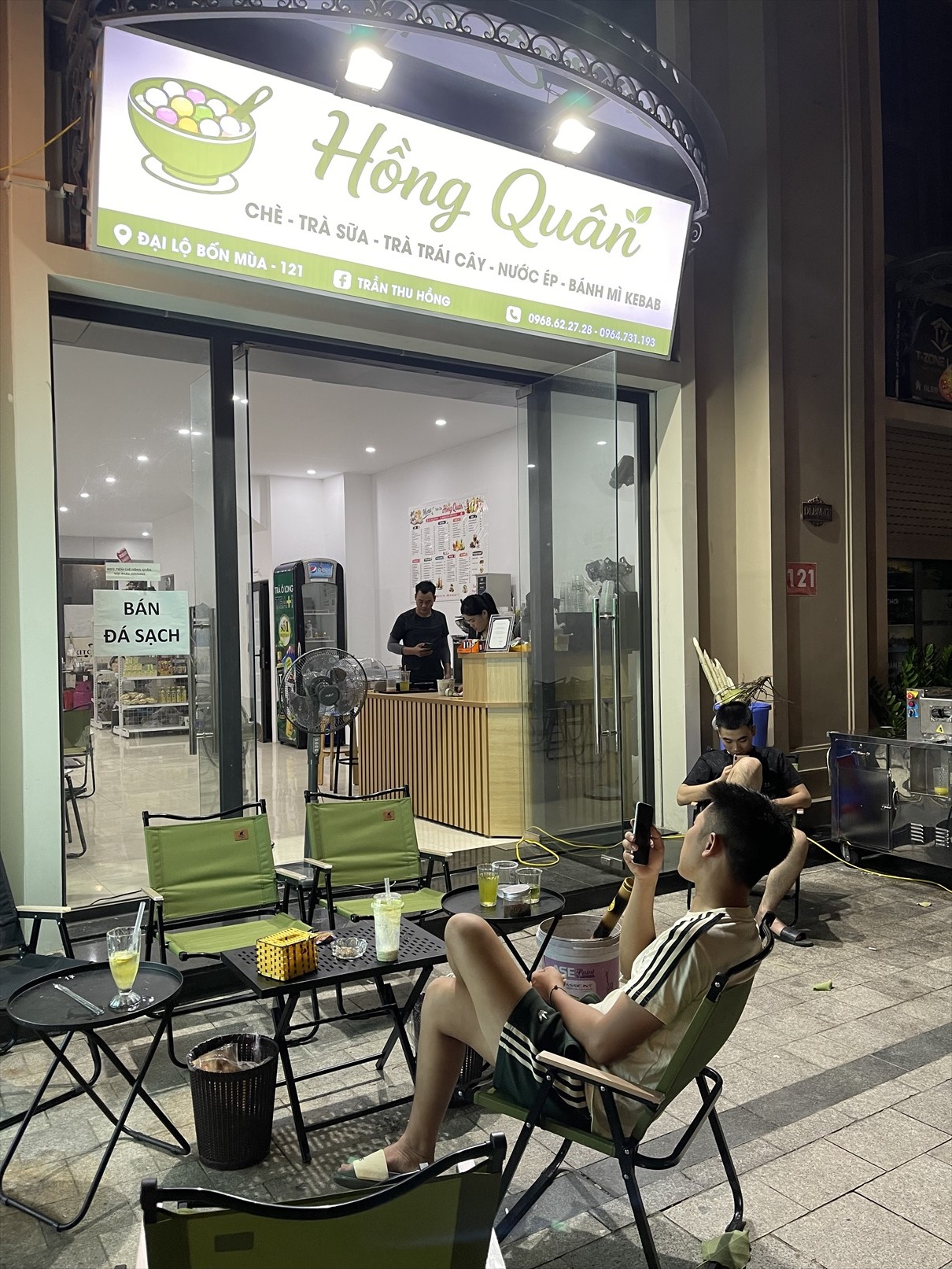 Tiệm chè Hồng Quân