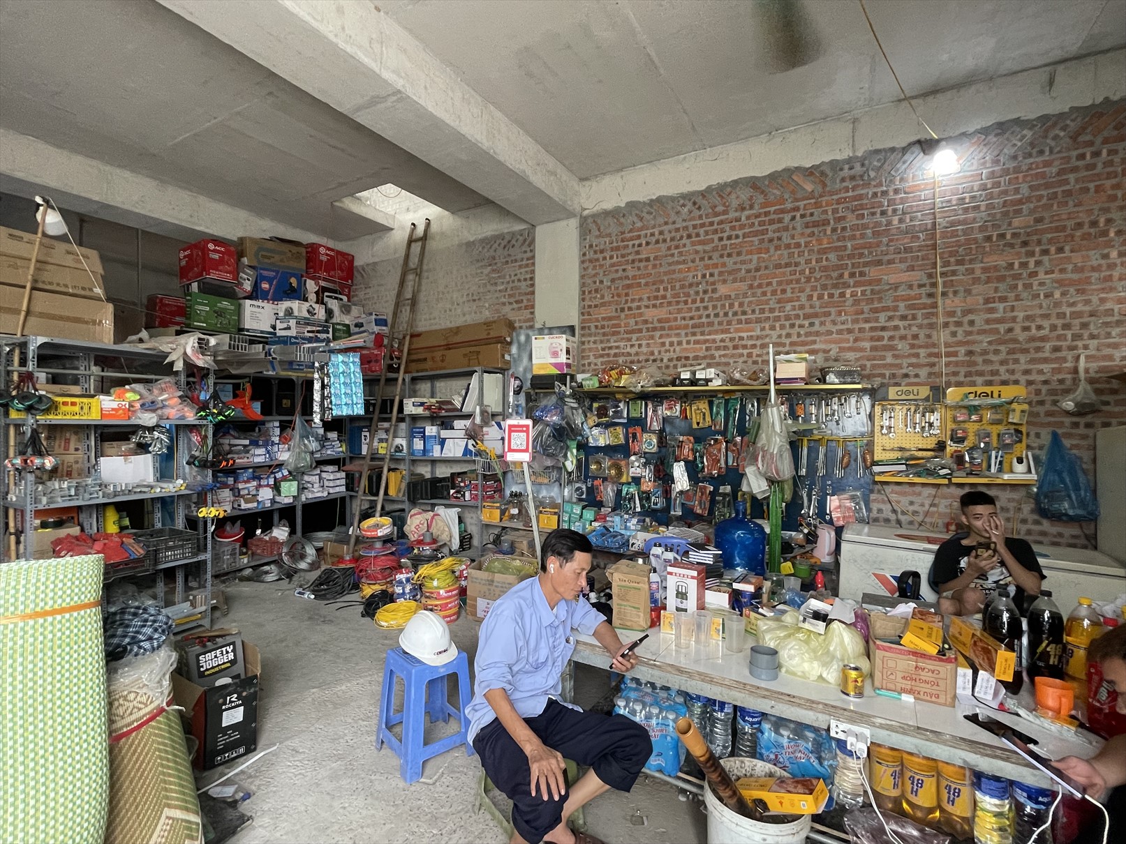 Cửa hàng Giang Sơn