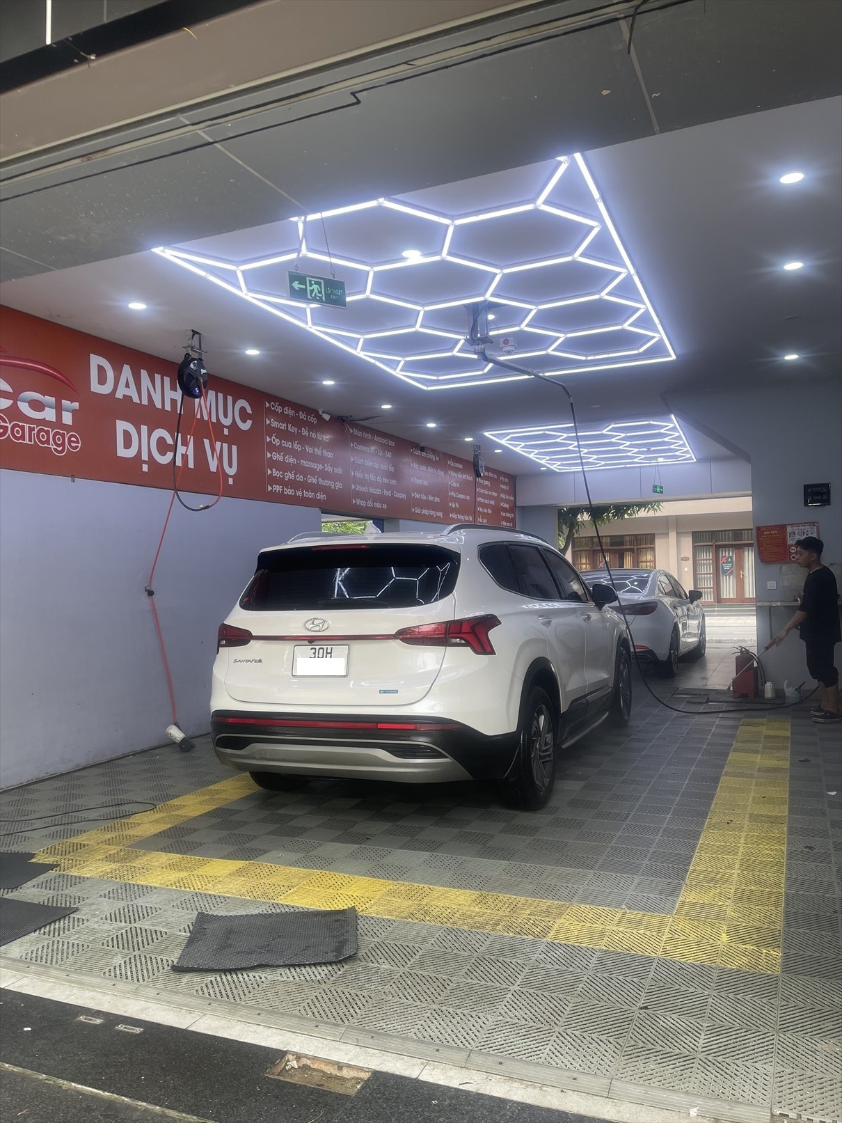 Trung tâm chăm sóc và độ xe 2M Car