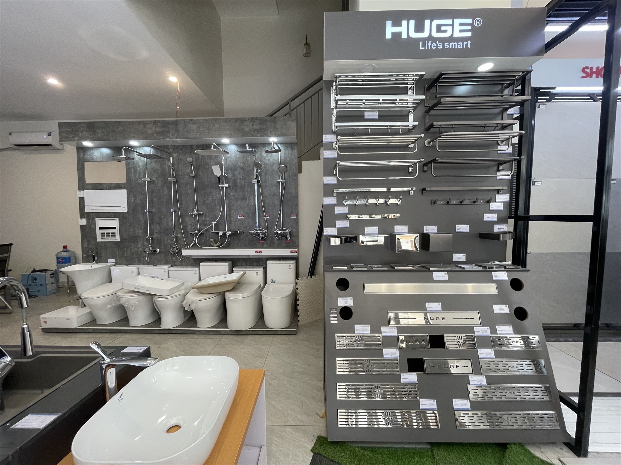 SHOWROOM Hồng Hà