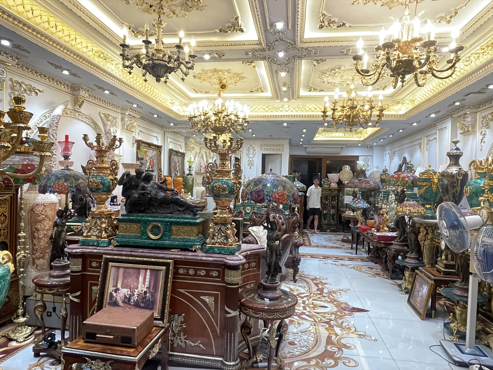 Nội Thất Châu Âu Nguyễn Huyền
