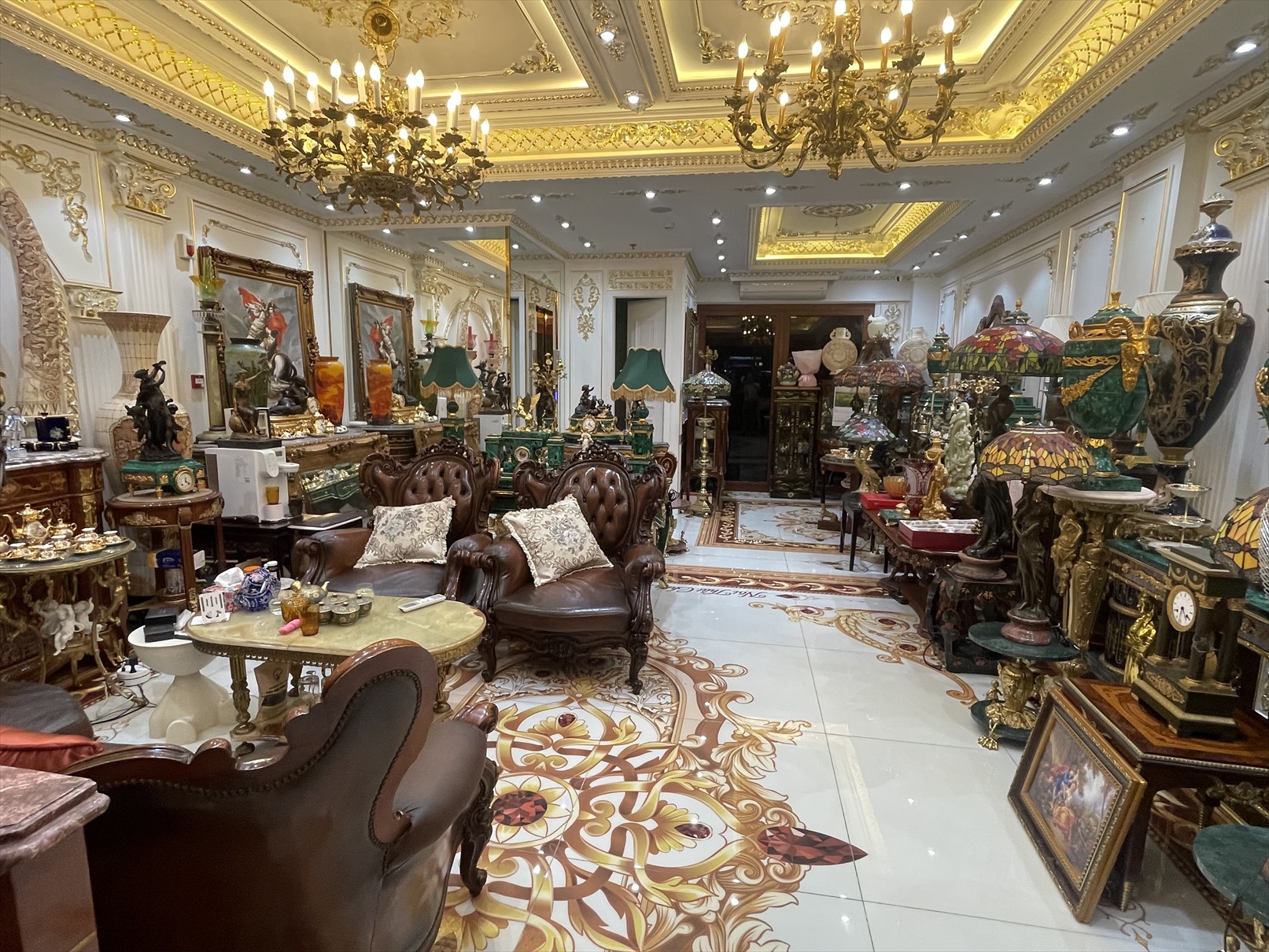 Nội Thất Châu Âu Nguyễn Huyền
